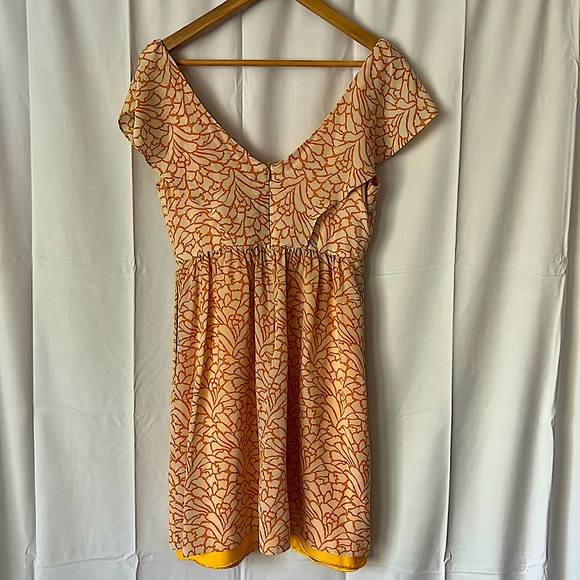 Jenny Yoo Beautiful 💯% Silk Sleeveless Sunny Yellow Floral Dress **Size 8** ☀️ - Picture 2 of 4